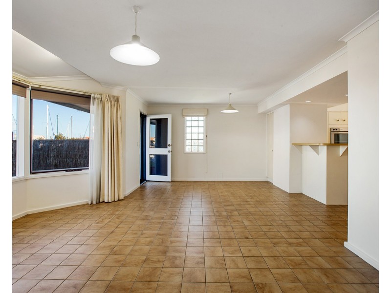 8/10 Nerida Drive, North Haven SA 5018