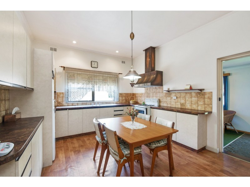 12 Selkirk Avenue, Seaton SA 5023