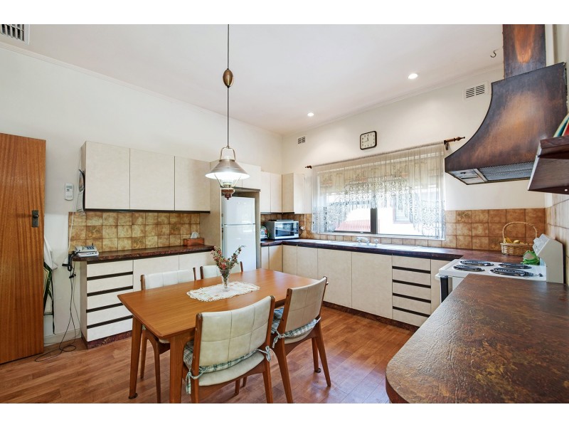 12 Selkirk Avenue, Seaton SA 5023