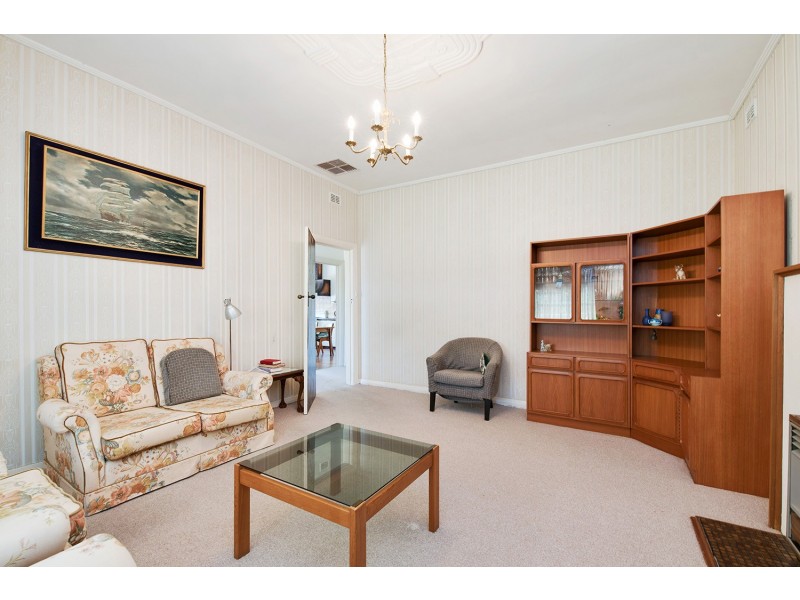 12 Selkirk Avenue, Seaton SA 5023