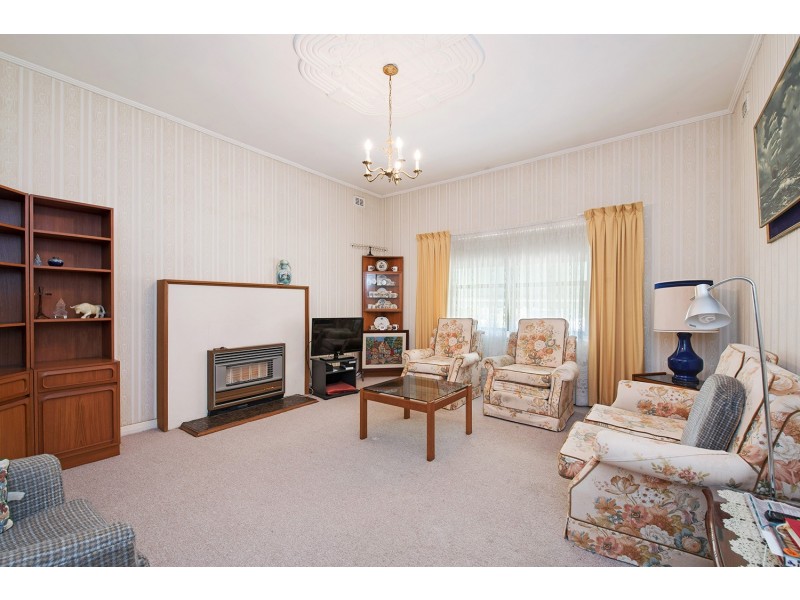 12 Selkirk Avenue, Seaton SA 5023