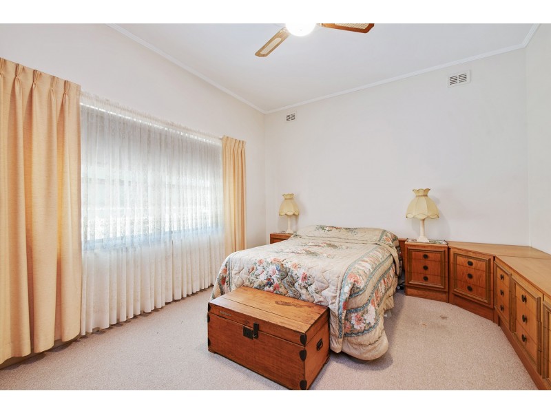 12 Selkirk Avenue, Seaton SA 5023