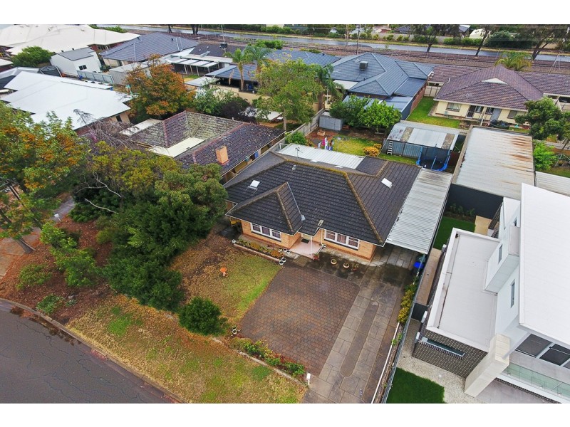 23 Hollard Avenue, Grange SA 5022