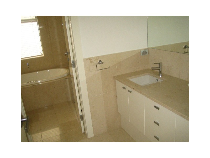 2/207 Esplande, Henley Beach SA 5022