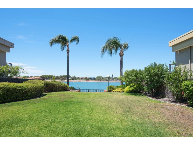 20/74 Military Road, Tennyson SA 5022