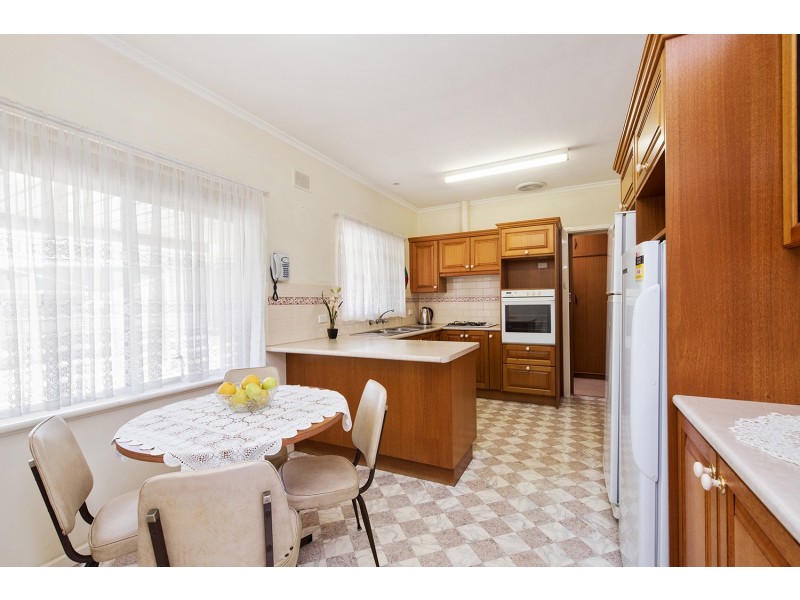8 Roban Street, West Beach SA 5024