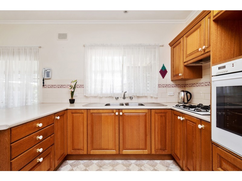8 Roban Street, West Beach SA 5024