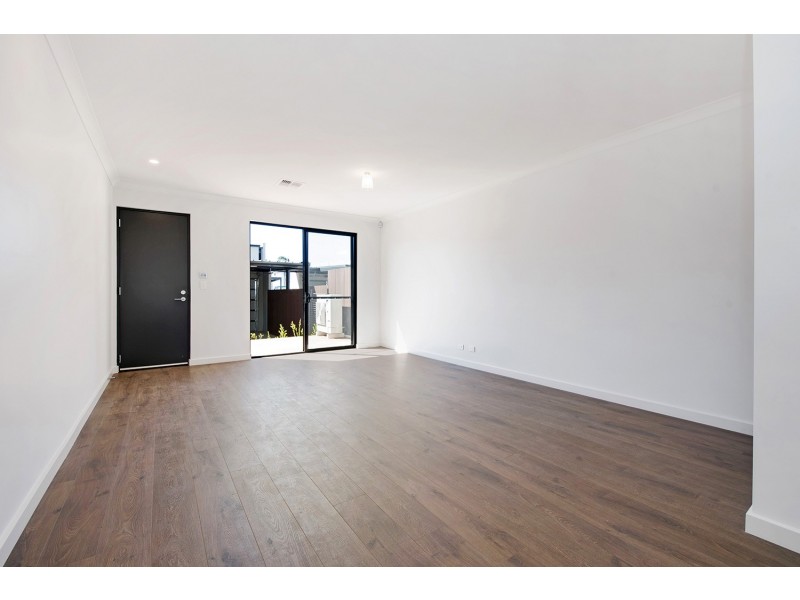 22 Troubridge Drive, West Lakes SA 5021