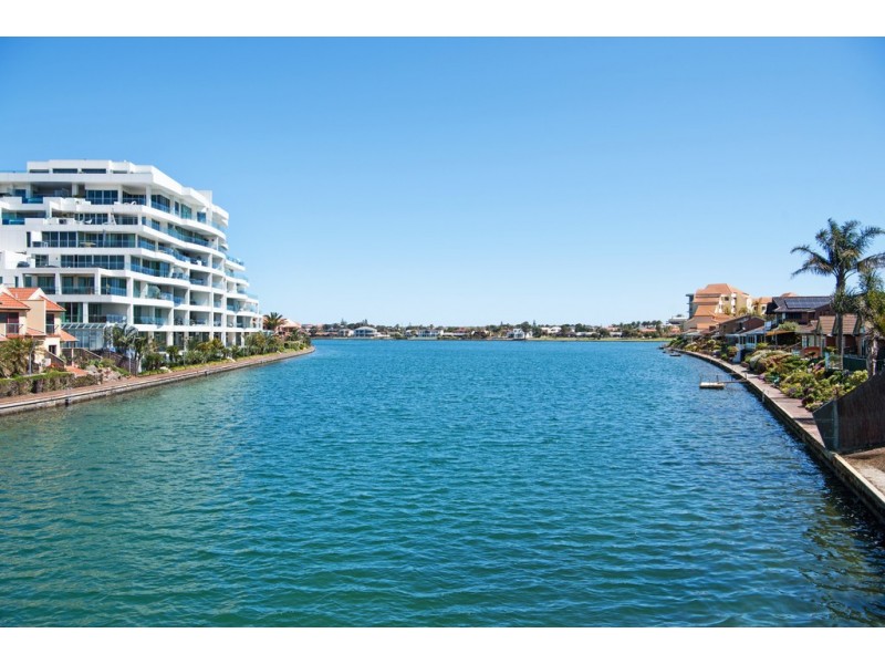 22 Troubridge Drive, West Lakes SA 5021