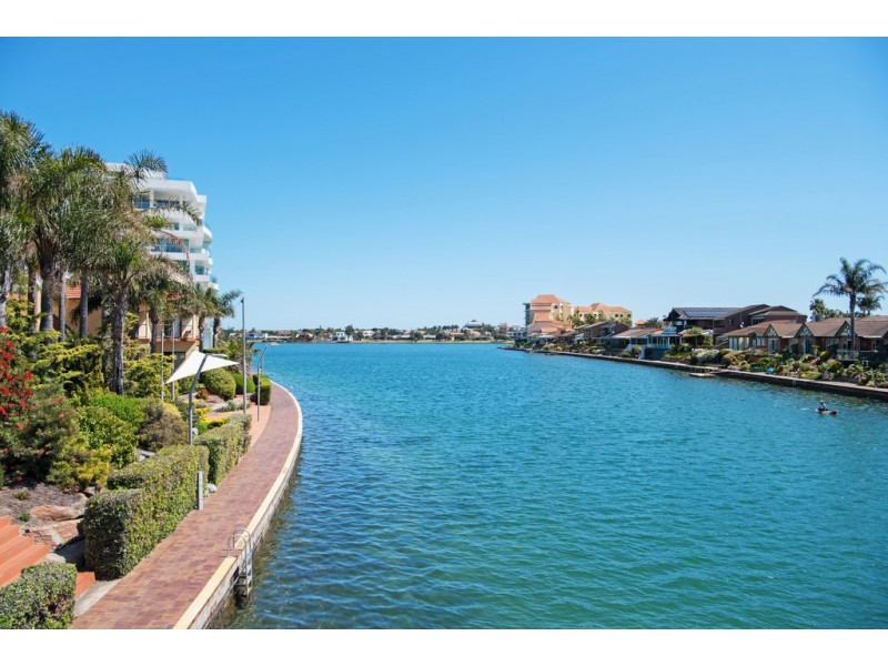 22 Troubridge Drive, West Lakes SA 5021