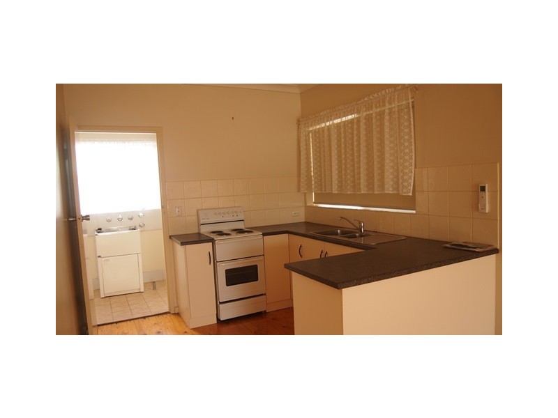 2/43 Mitton Ave, Henley Beach SA 5022