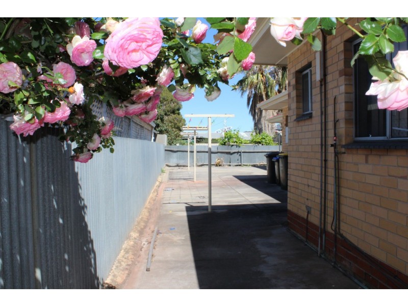 2/43 Mitton Ave, Henley Beach SA 5022