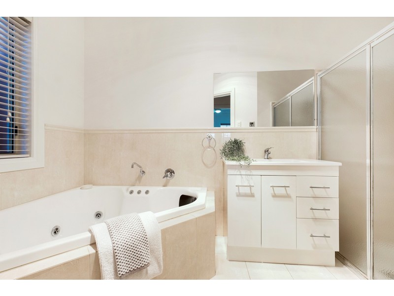 8A Winser Avenue, Seaton SA 5023