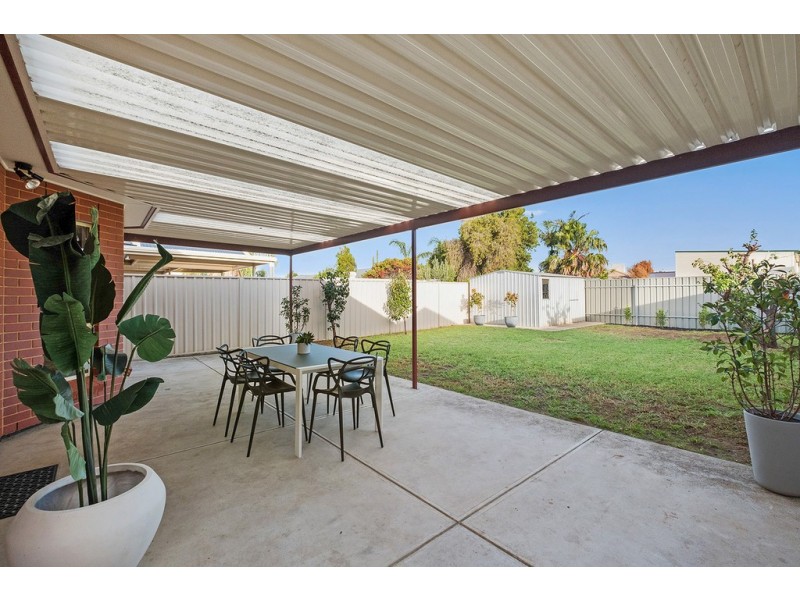 8A Winser Avenue, Seaton SA 5023