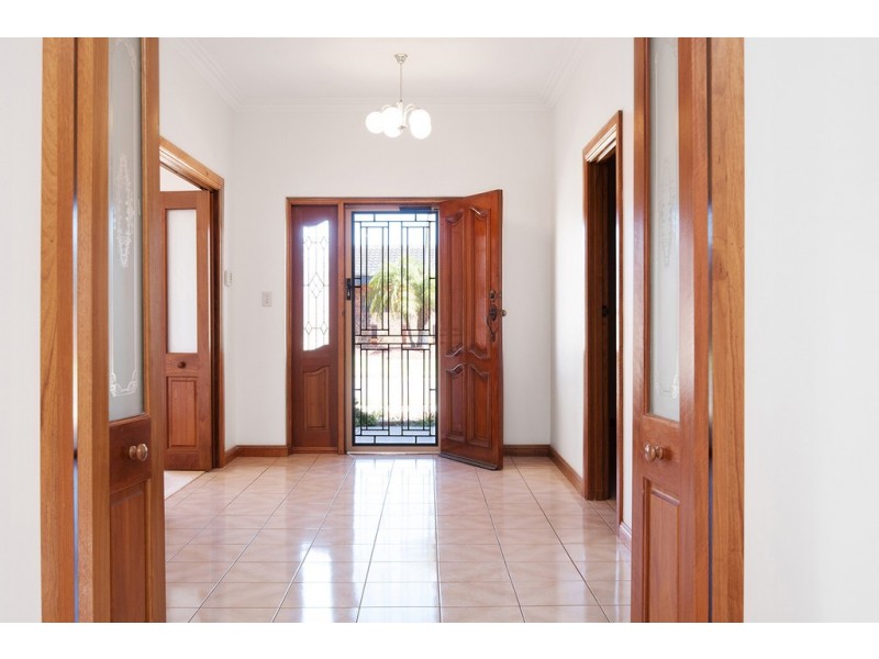 1 Roder Avenue, Kidman Park SA 5025