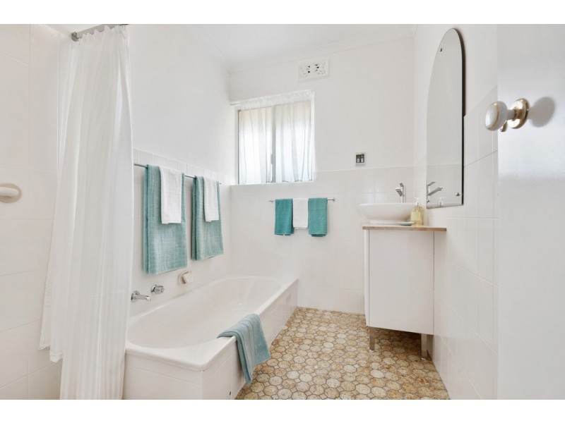 2/10A Oval Avenue, Woodville South SA 5011