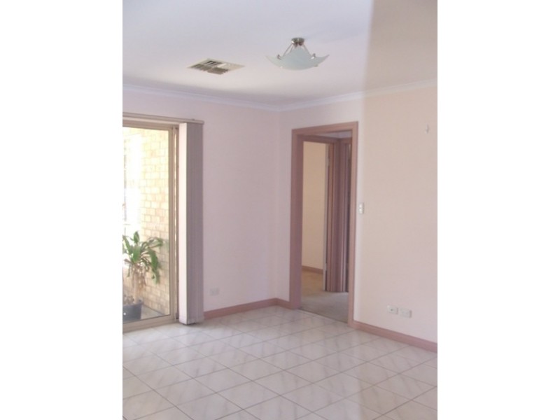 2/10 Iris Court, Grange SA 5022