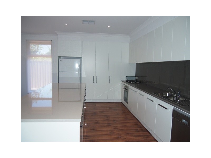 2 Layton Street, Fulham SA 5024