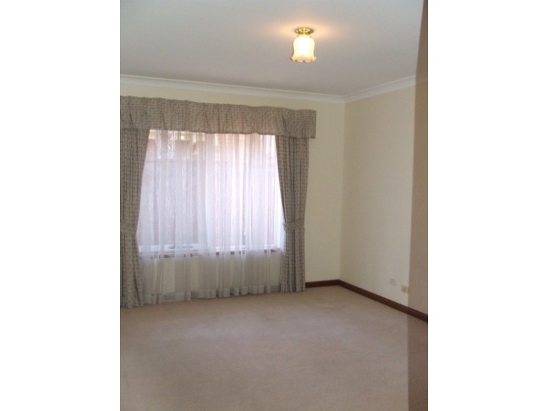 8 Corfu Court, West Lakes SA 5021