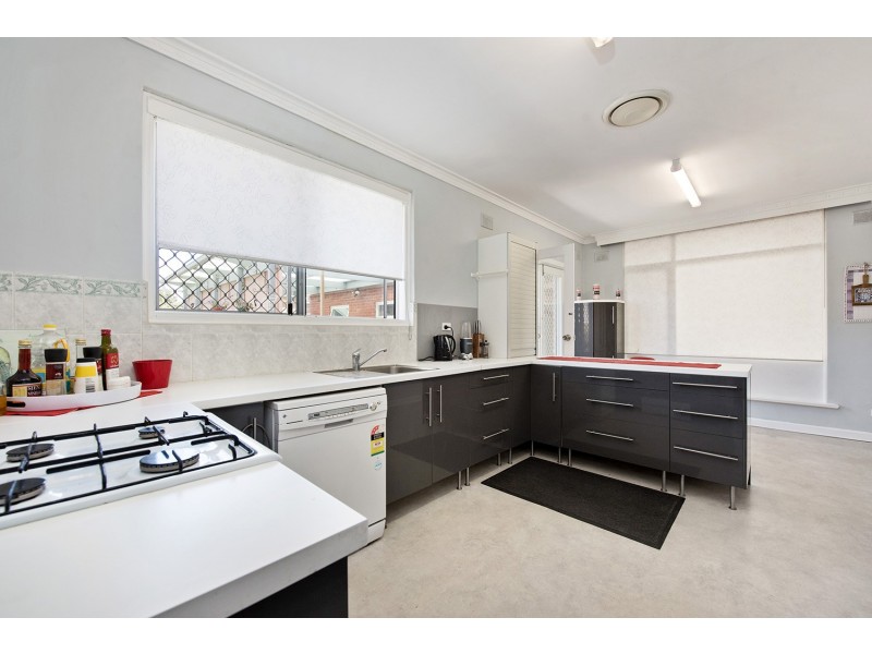 24 Shandon Avenue, Seaton SA 5023