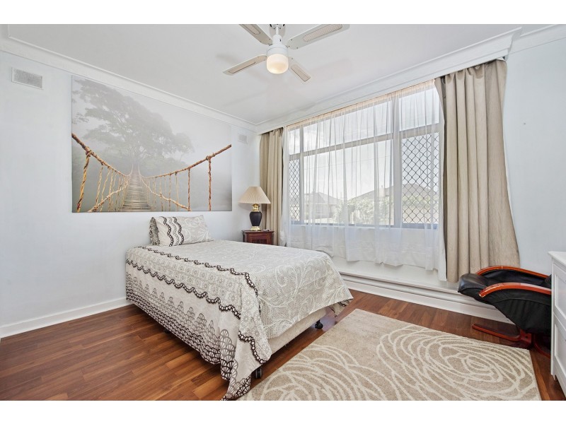 24 Shandon Avenue, Seaton SA 5023