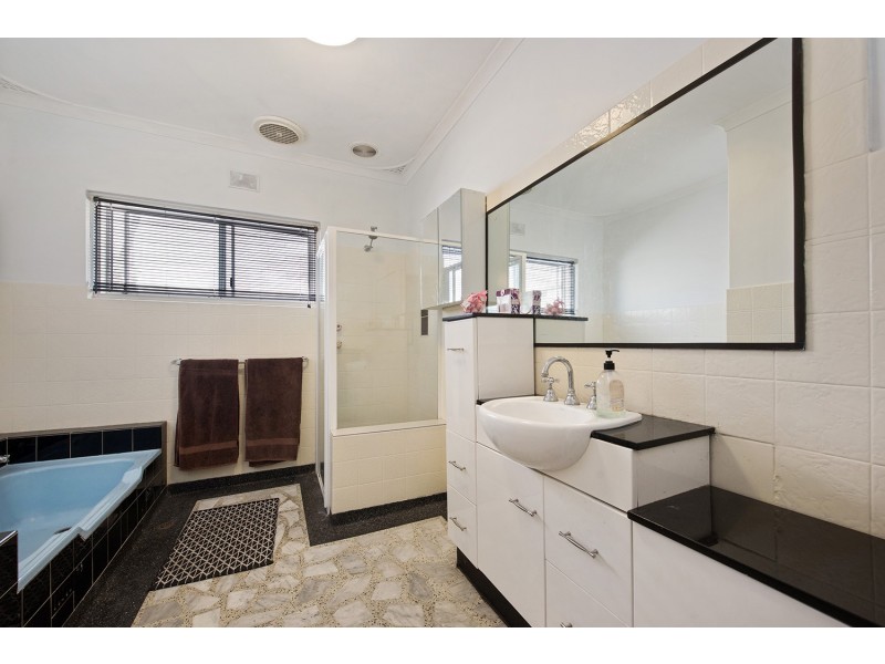 24 Shandon Avenue, Seaton SA 5023