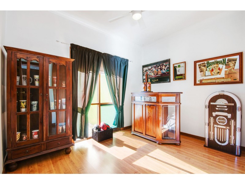 8 Cedar Avenue, Woodville South SA 5011