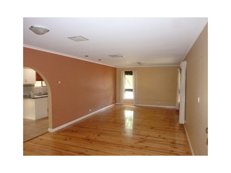 24 Eldridge Crescent, Grange SA 5022