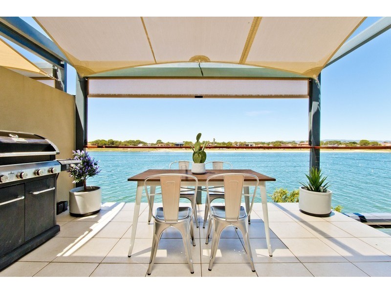 15/74 Military Road, Tennyson SA 5022