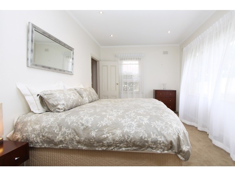 25 Swan Street, Grange SA 5022