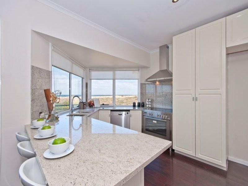 90 Gulf Point Drive, North Haven SA 5018