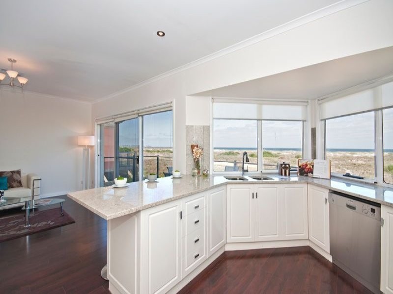 90 Gulf Point Drive, North Haven SA 5018