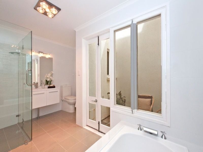 90 Gulf Point Drive, North Haven SA 5018