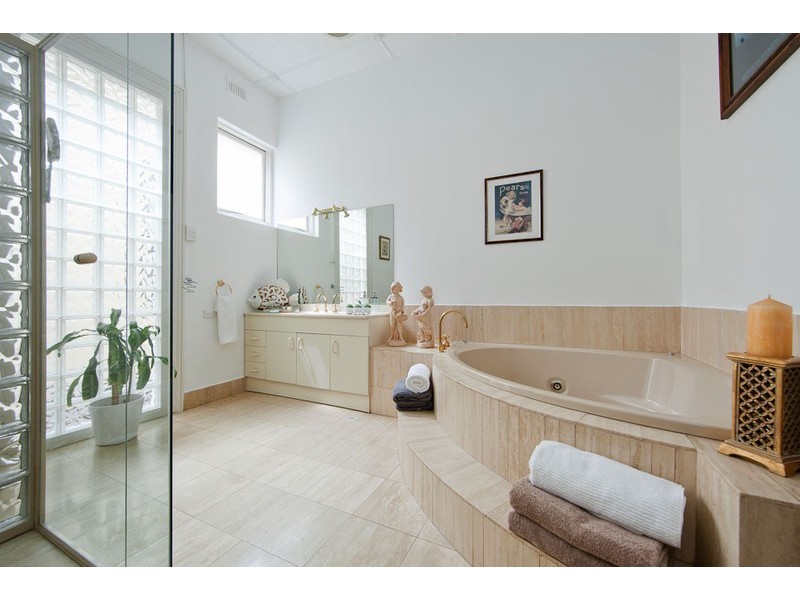 235 Esplanade, Henley Beach SA 5022