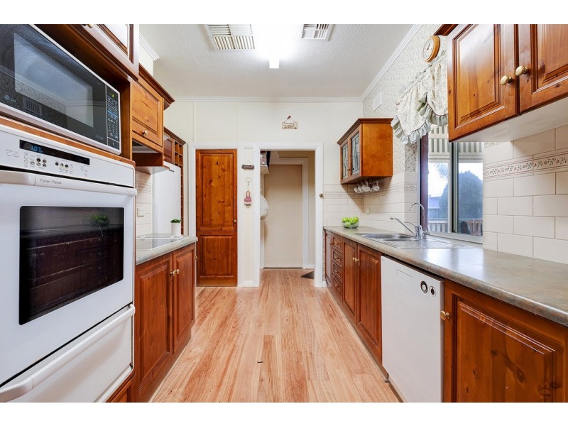 23 Surrey Street, Grange SA 5022