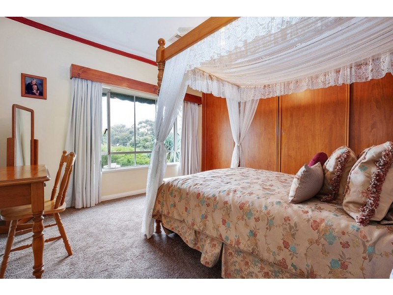 23 Surrey Street, Grange SA 5022