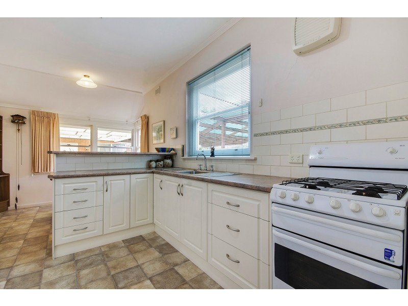 15 Lucerne Grove, Findon SA 5023