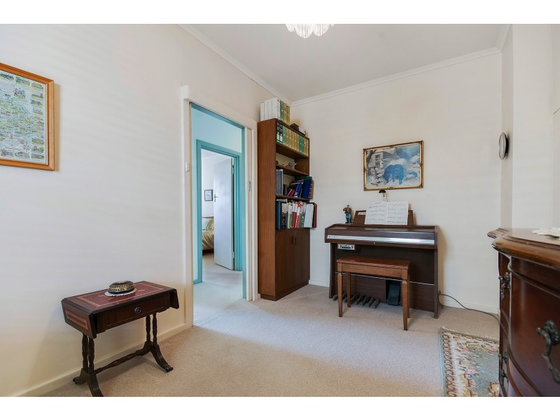 15 Lucerne Grove, Findon SA 5023