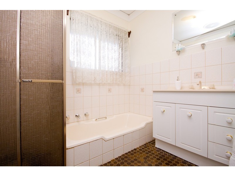 2 Lambros Avenue, Seaton SA 5023
