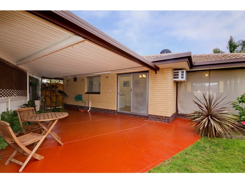 2 Lambros Avenue, Seaton SA 5023