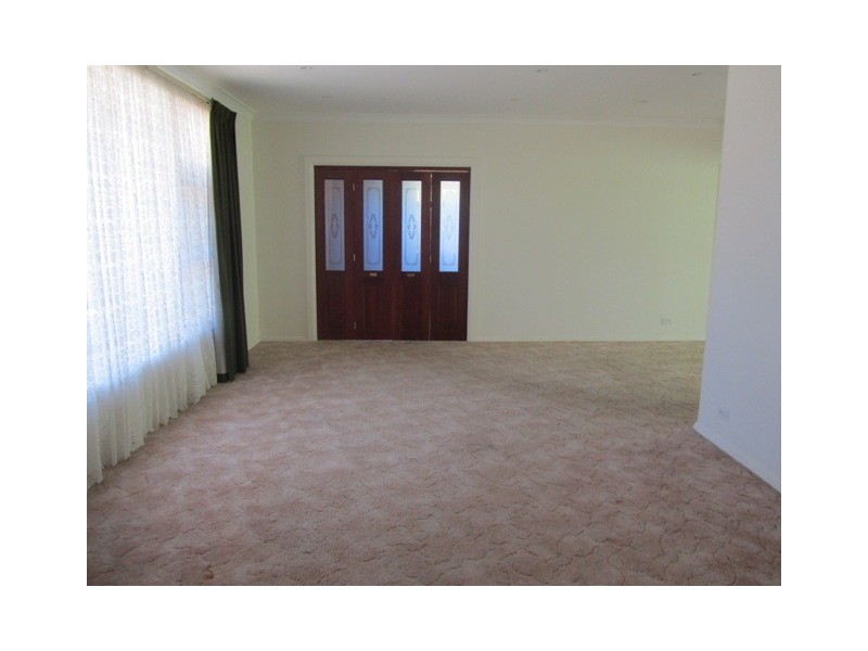 17 Silver Crescent, Grange SA 5022