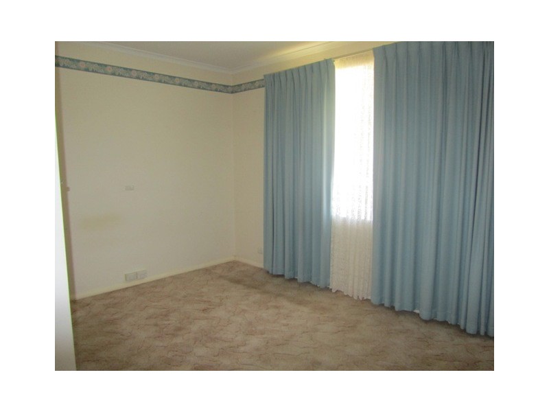 17 Silver Crescent, Grange SA 5022