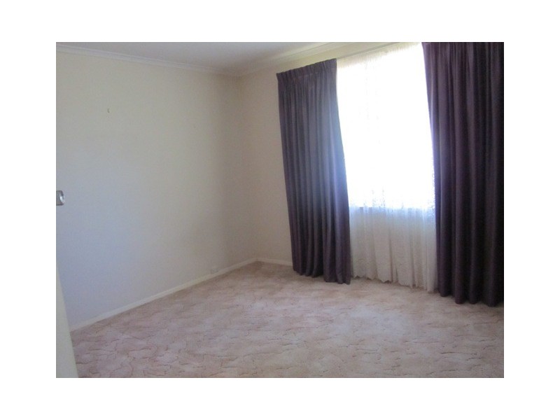 17 Silver Crescent, Grange SA 5022