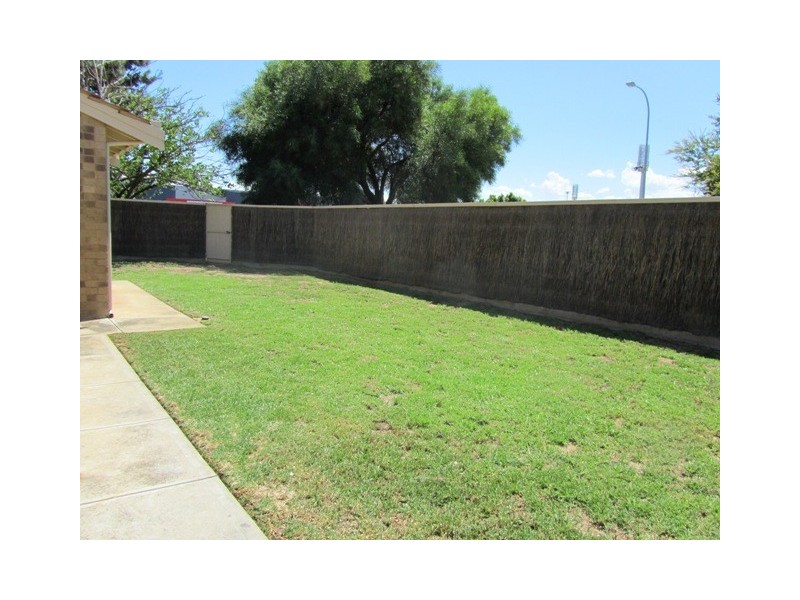 2 Sportsmans Drive, West Lakes SA 5021