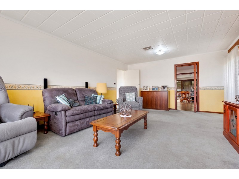 22 Meakin Terrace, Seaton SA 5023