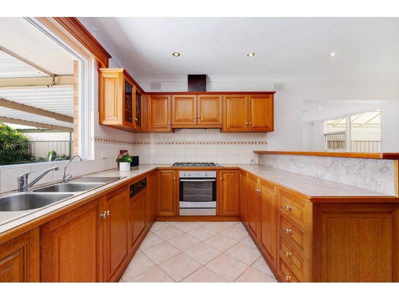 4 McEwan Avenue, Seaton SA 5023