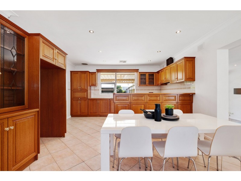 4 McEwan Avenue, Seaton SA 5023