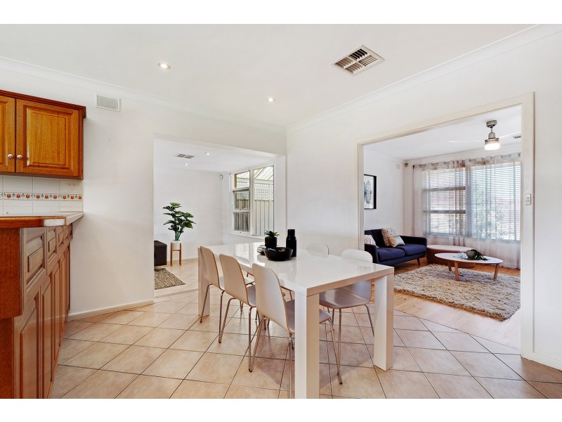 4 McEwan Avenue, Seaton SA 5023