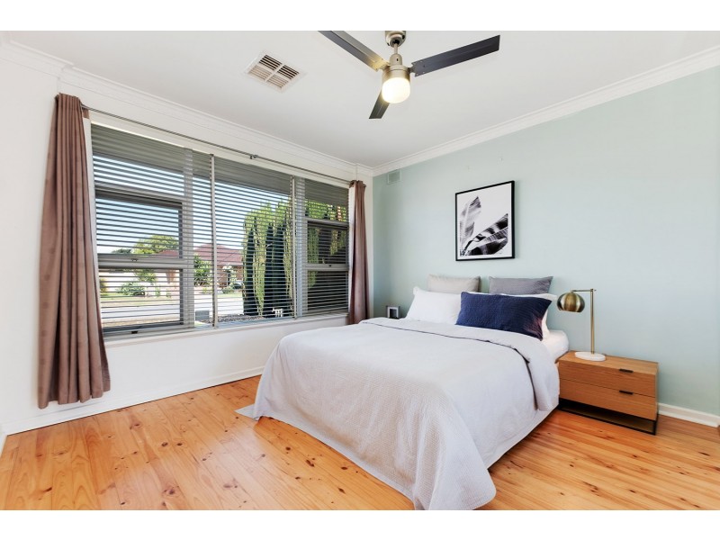 4 McEwan Avenue, Seaton SA 5023