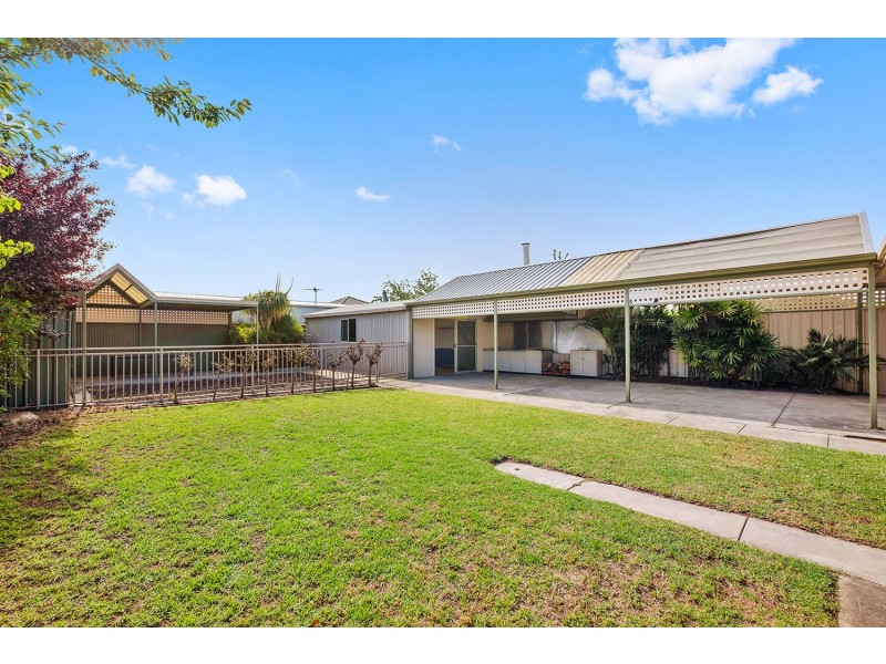 4 McEwan Avenue, Seaton SA 5023